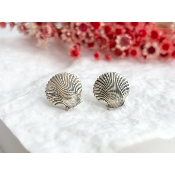 Seashell Carved Vintage Scalloped Screw Back Sterling Silver 925 Stud Earrings - Picture 4 of 12